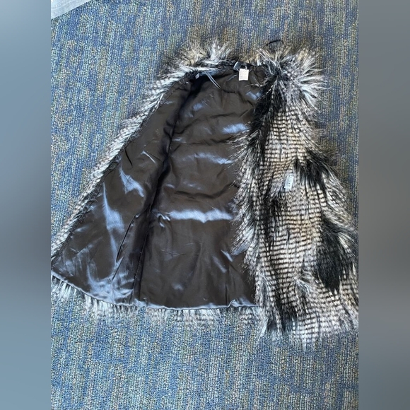 Women's item - Picture 2 of 3